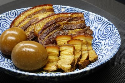 De ce mă doare burta după ce mănânc gras?